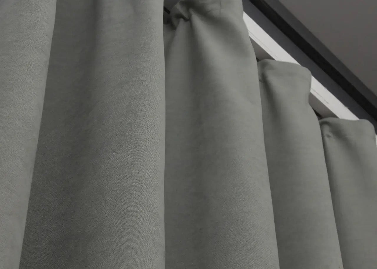 Elegant Light Gray Microvelvet Curtains – Set of 2 – 70% Light Blocking