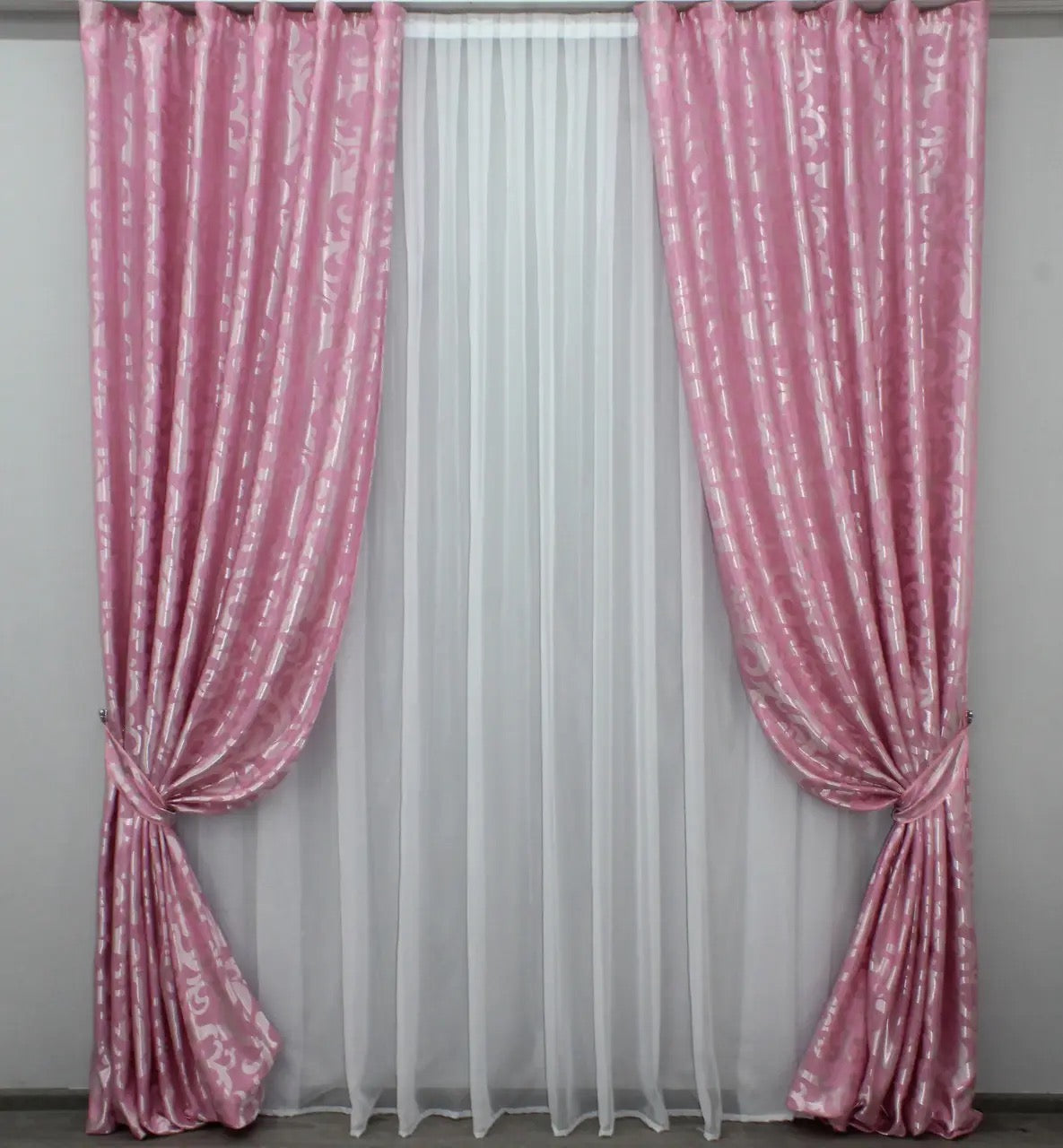 Elegant Pink Jacquard Curtains with Pattern – Set of 2 – 65% Light Blocking