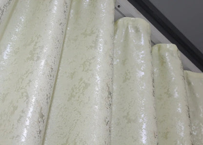 Breathable cream linen drapes with a light-filtering effect for a cosy and inviting atmosphere.
