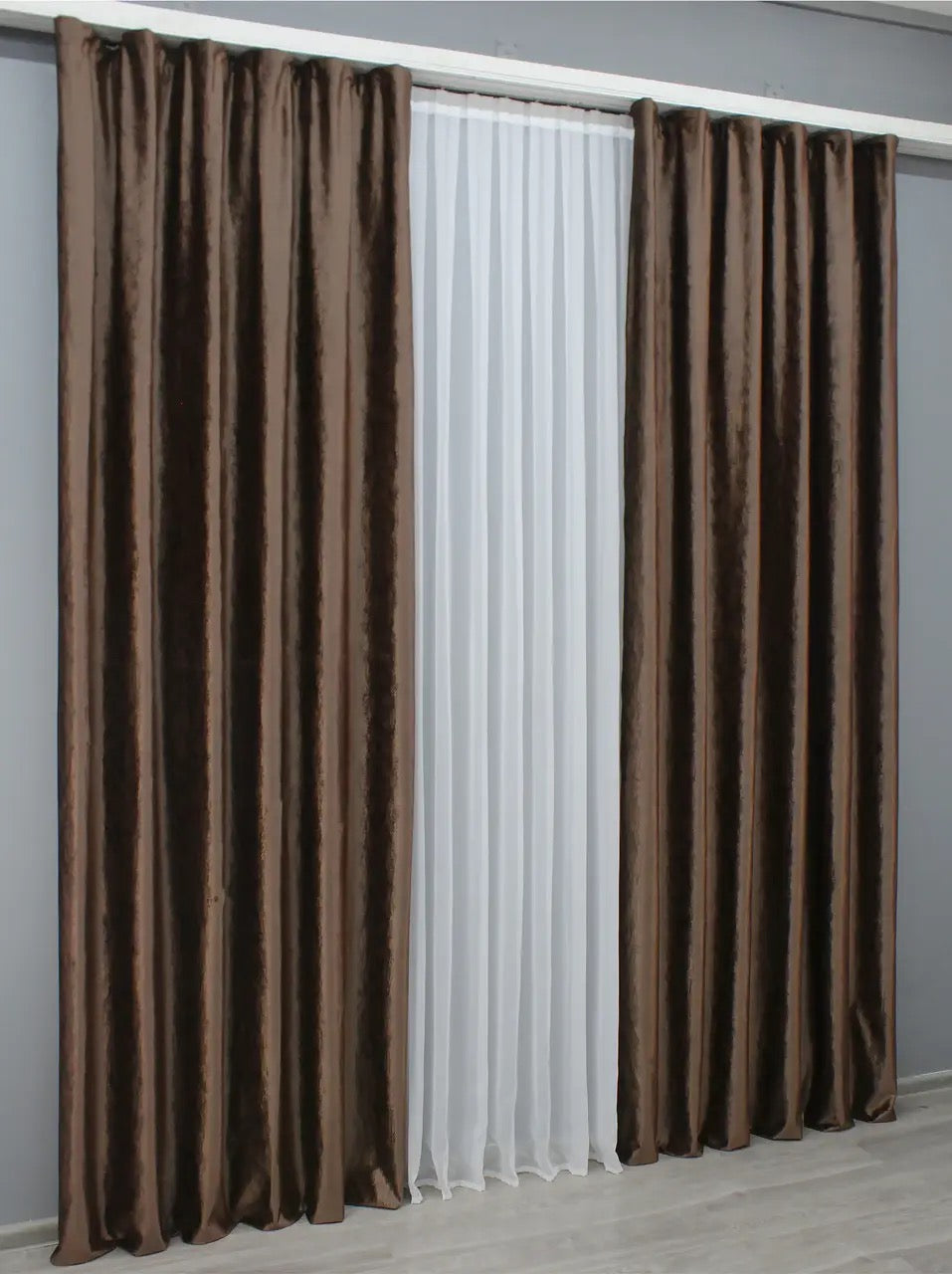 Brown Velvet Curtains – Premium Fabric Drapes, 90% Light Blocking – Set of 2 for Living Room
These brown velvet curtains provide privacy and comfort with 90% light-blocking performance. The premium fabric drapes add a stylish, refined touch to any living room, making your home both elegant and functional.