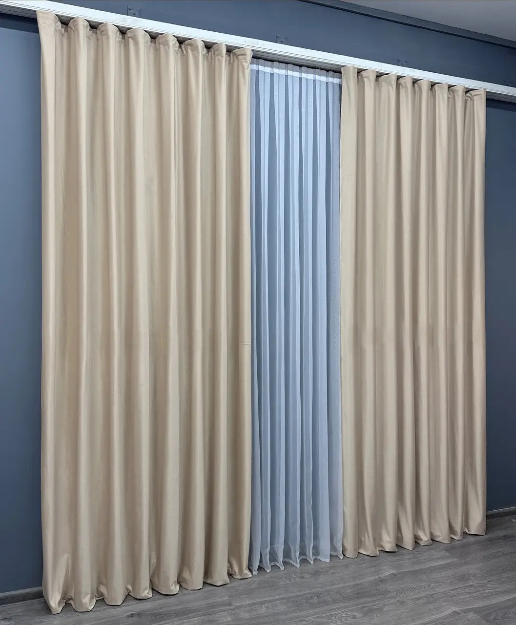 Champagne velvet drapes, crafted for a refined and elegant look in bedrooms and living rooms.
