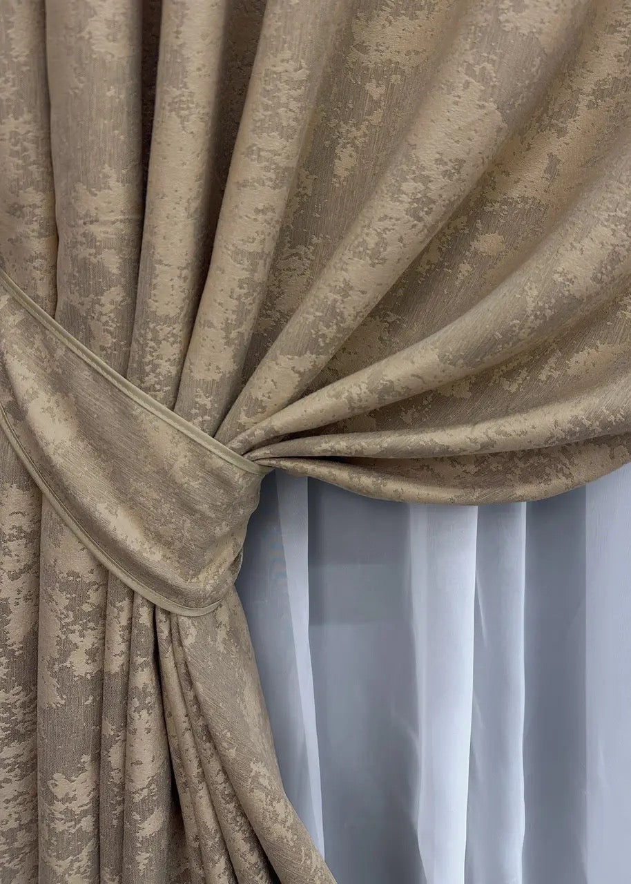 High-quality warm amber curtains made from premium jacquard fabric, seamlessly complementing a variety of home styles.
