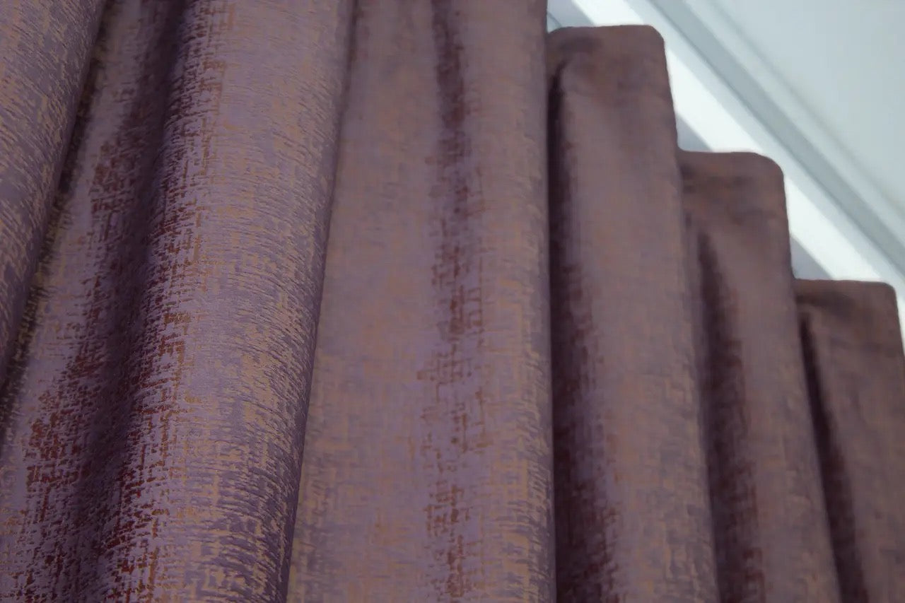 Dusky Purple Velvet Curtains – Set of 2 – 90% Light Blocking, Soft Premium Fabric for Modern Interior
Add a refined touch to your room with these dusky purple velvet curtains. Their muted purple tone and luxurious fabric blend beautifully with contemporary designs, offering both style and privacy with 90% light blocking.