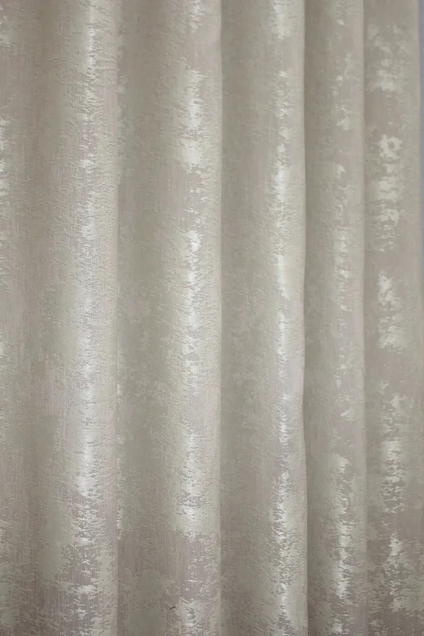 Premium jacquard curtains designed for living rooms, bedrooms, and offices.
