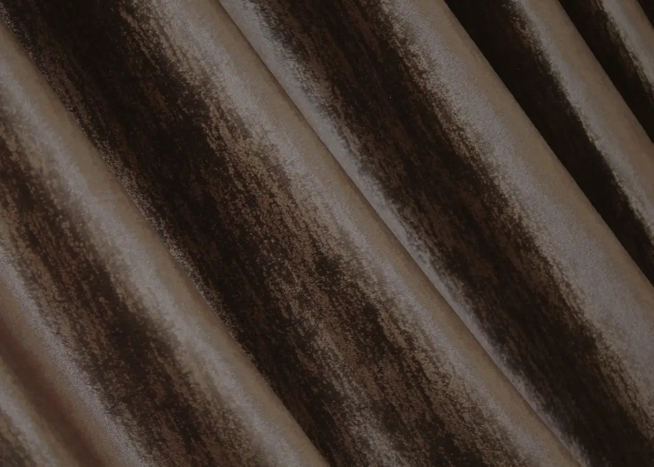 Luxurious Brown Velvet Drapes – Set of 2 – Premium Fabric, 90% Light Blocking for Living Room
Add a touch of sophistication to your living room with luxurious brown velvet drapes. With a soft, premium texture and 90% light-blocking ability, these curtains are both stylish and functional.