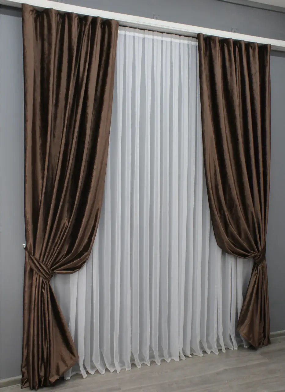 Luxurious Dark Brown Velvet Curtains – Set of 2 – Soft Premium Fabric Drapes for Living Rooms & Bedrooms
Add a touch of elegance to your home with dark brown velvet curtains. Crafted from high-quality velvet fabric, these soft and luxurious drapes create a sophisticated and inviting atmosphere. Perfect for any room, they offer both style and practicality.