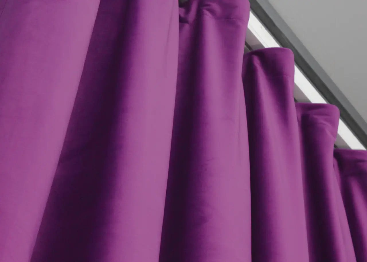 Luxurious Fuchsia Velvet Drapes – Soft Fabric for Living Rooms & Bedrooms
Designed with elegance and luxury in mind, these fuchsia velvet drapes provide an ideal way to elevate your living room or bedroom. The plush texture absorbs ambient noise, creating a peaceful, serene atmosphere.