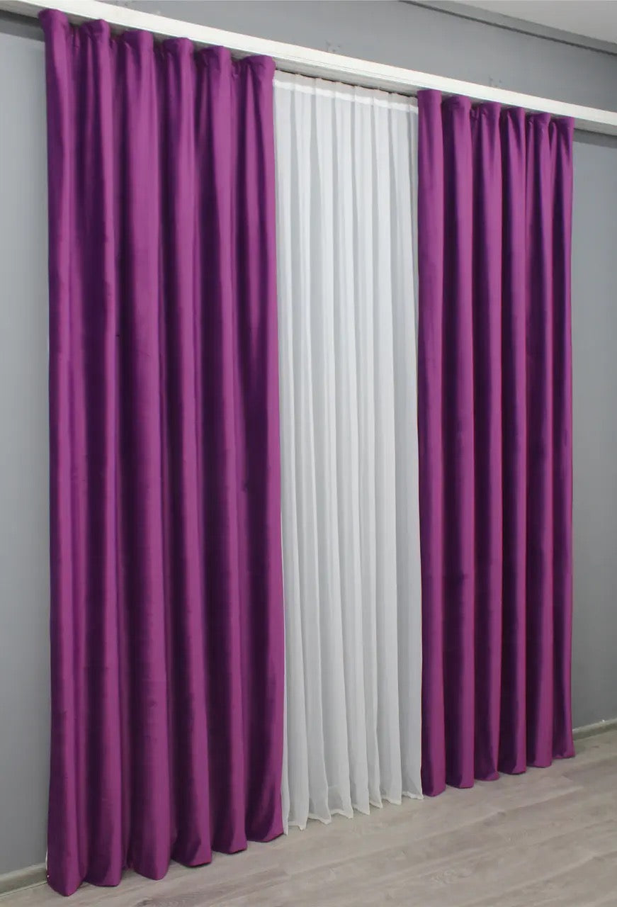 Fuchsia Velvet Curtains – Soft Premium Fabric Drapes for Living Room & Bedroom
Experience the luxurious feel of fuchsia velvet curtains in your home. These premium fabric drapes add sophistication and charm to any room, offering excellent light-blocking performance and a plush texture.