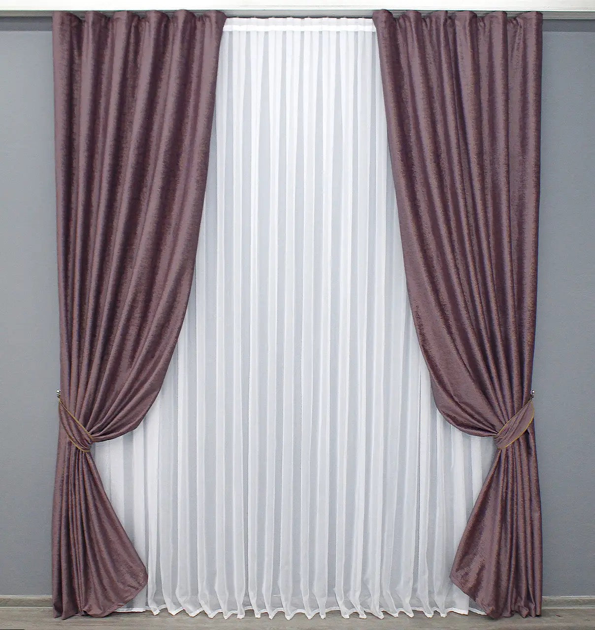 Luxurious Plum Velvet Curtains – Set of 2 – Soft Premium Fabric Drapes for Living Rooms & Bedrooms
Bring a touch of royalty to your interior with these luxurious plum velvet curtains. Their deep, rich purple color adds sophistication and warmth to any room, providing both style and function with 90% light-blocking capabilities