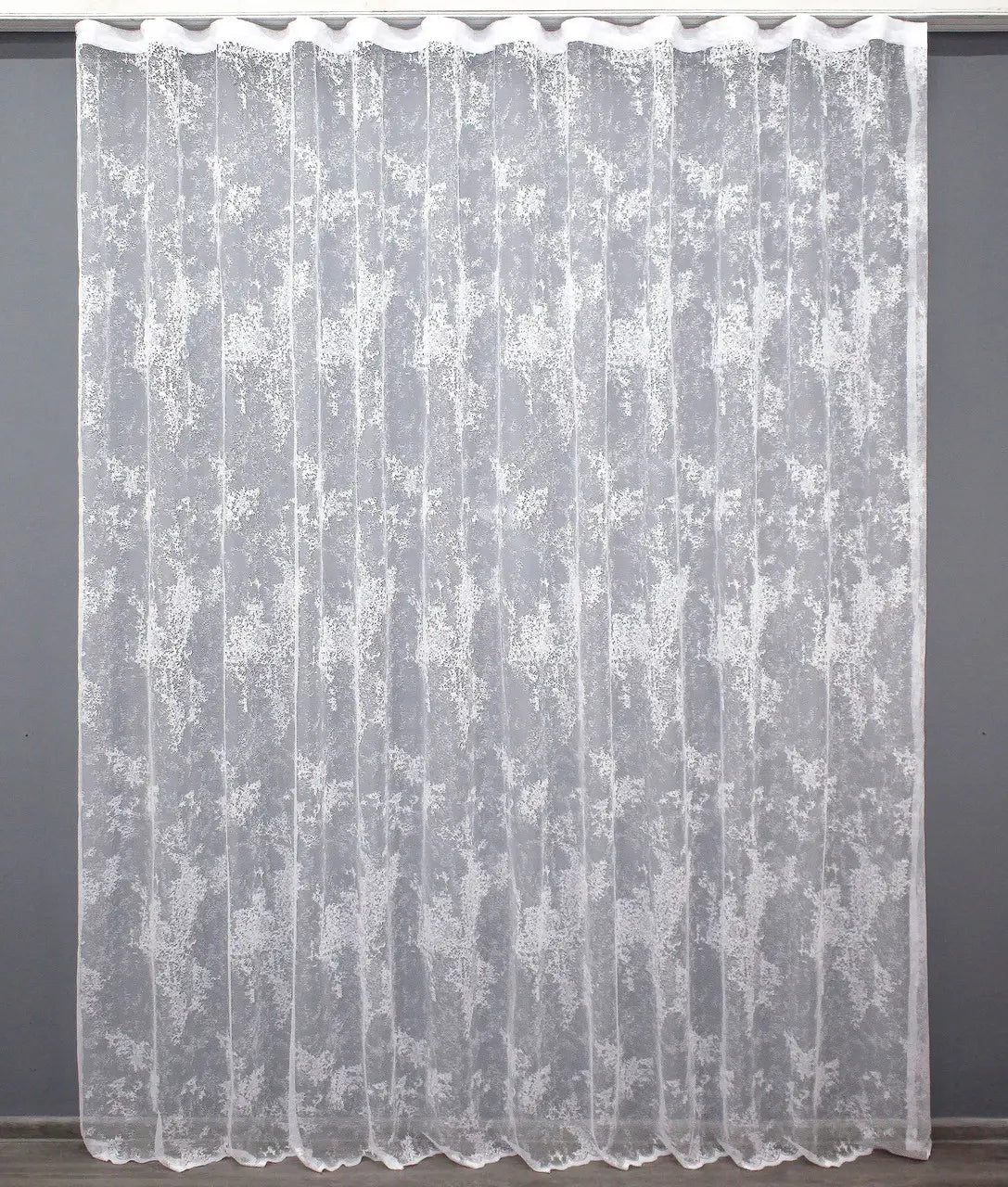 Minimalist white curtain – perfect for Scandinavian and light decor styles