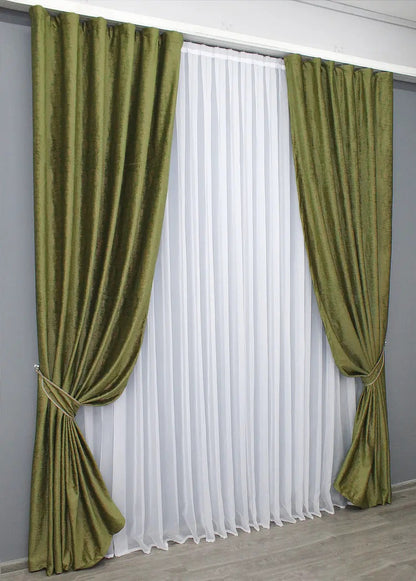 Olive Velvet Curtains – Premium Soft Fabric Drapes, 90% Light Blocking – Set of 2 for Living Rooms
Transform your living space with our luxurious olive velvet curtains. Made from premium velvet, these curtains offer not only rich color but also excellent light-blocking properties, creating a cozy atmosphere in your home while providing privacy and reducing glare.