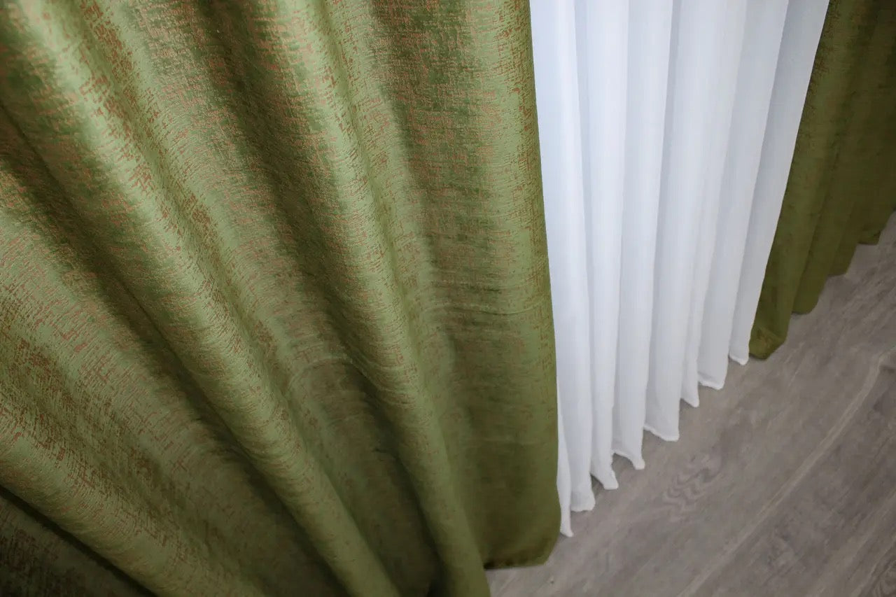 Olive Velvet Soft Fabric Curtains – Light Blocking Set of 2 – Luxurious Drapes for Home Décor
These olive velvet curtains bring a luxurious touch to any home. With their soft, premium fabric, they provide 90% light-blocking properties and enhance the comfort and elegance of your space. Perfect for your living room, bedroom, or office.