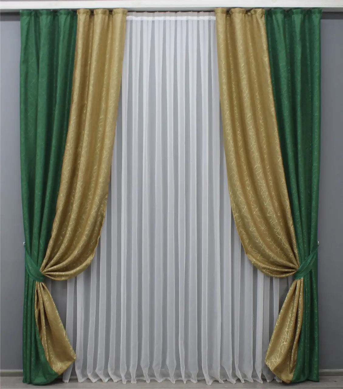 Premium jacquard curtains in dark green and gold, perfect for adding a luxurious and sophisticated touch to any room.
