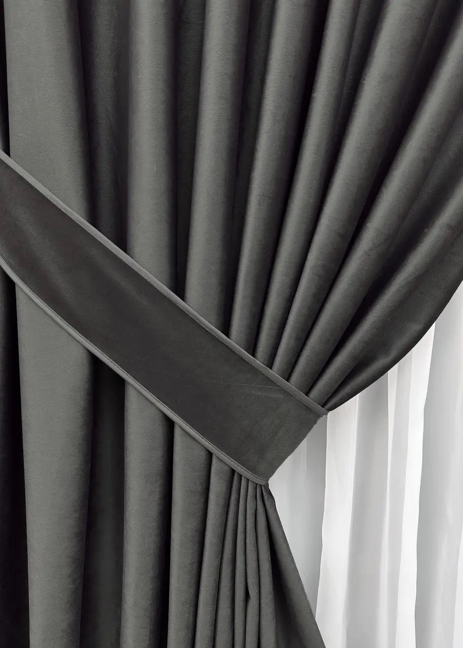 Luxurious Dark Grey Velvet Drapes – Set of 2 – Soft Premium Fabric for Bedroom & Living Room
Bring timeless elegance to your home with dark grey velvet drapes. Their rich texture and 90% light-blocking performance create a sophisticated atmosphere while offering privacy and comfort in bedrooms, living rooms, and more.