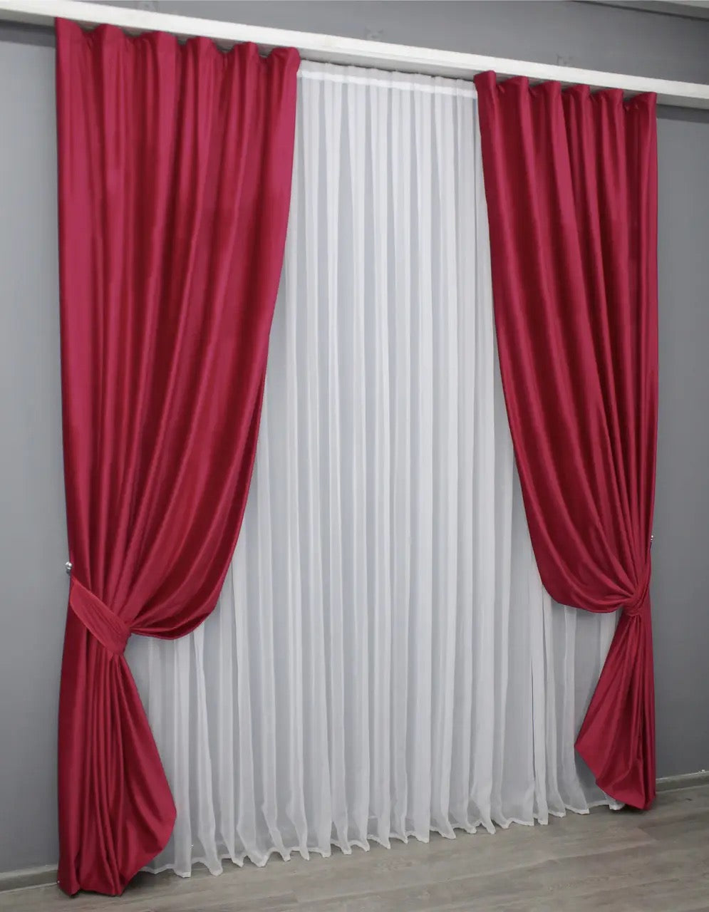 Premium Red Velvet Curtains – Set of 2 – 90% Light Blocking for Bedroom & Living Room
Bring a luxurious touch to your home decor with red velvet curtains. These high-quality velvet drapes offer a bold, elegant appearance and ensure privacy and light control for your bedroom, living room, or dining room.