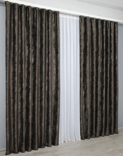 Soft, high-quality wenge velvet curtains with a rich brown hue, ideal for creating a sophisticated atmosphere in your home.
