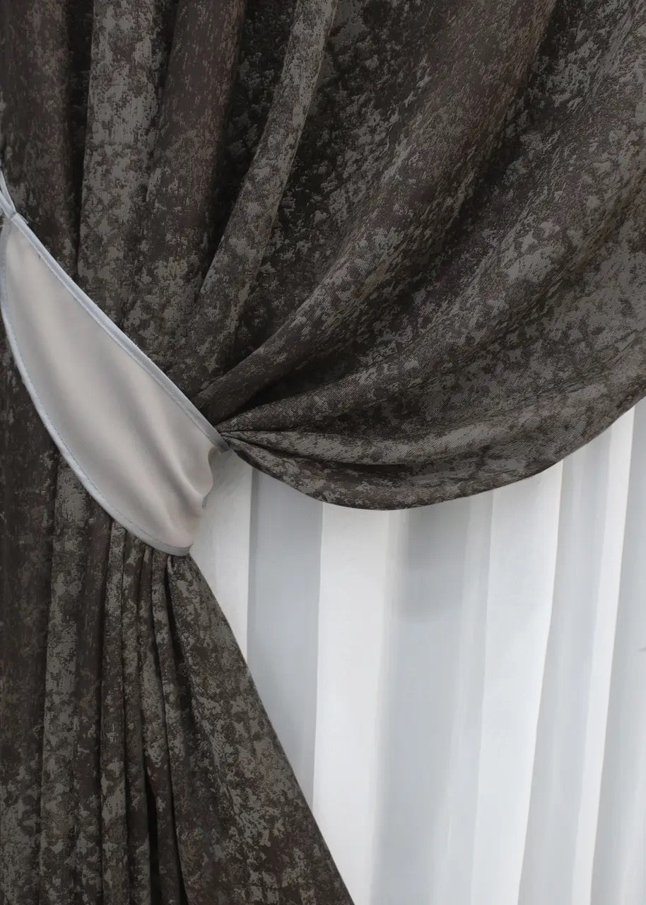 High-quality linen drapes in wenge and grey tones, perfect for industrial, minimalist, and classic décor.
